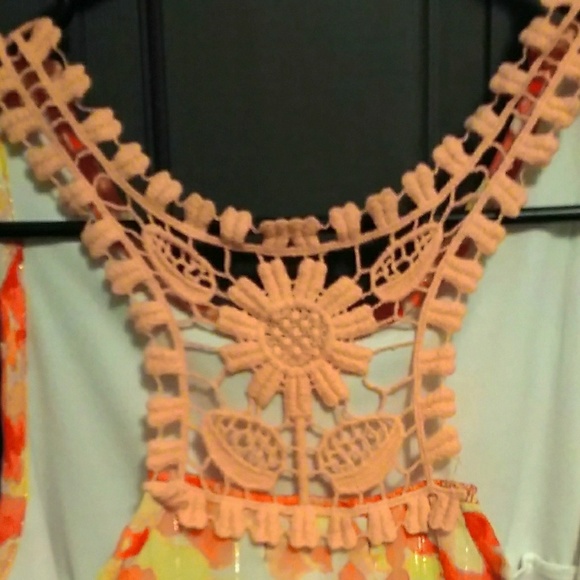 Women's top - Picture 4 of 4